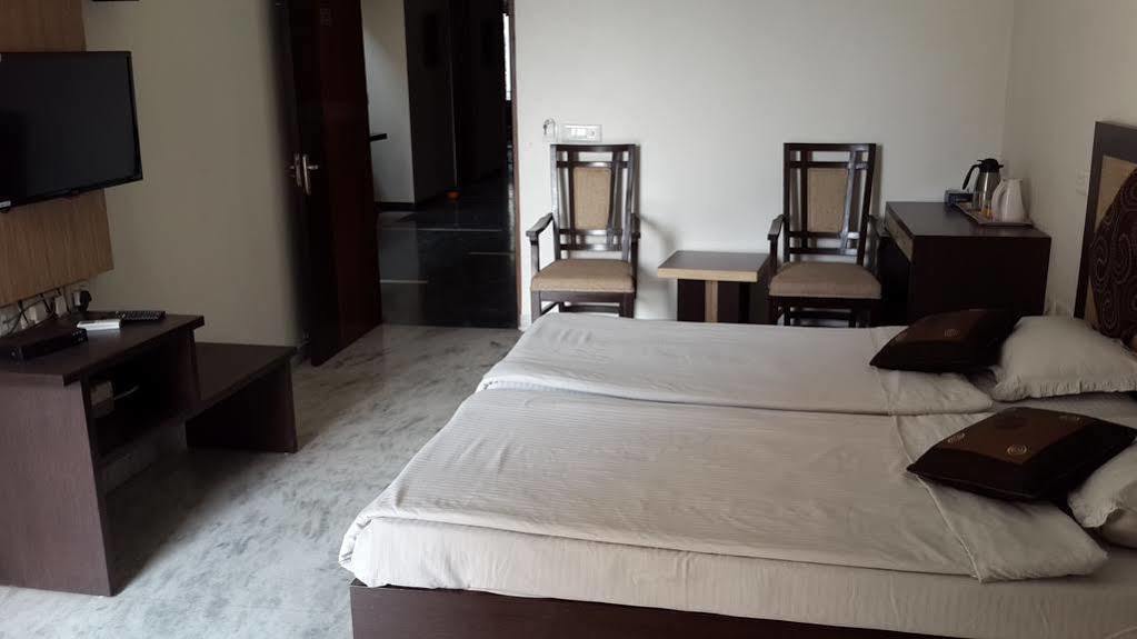 뉴델리 East End Retreat B&B 외부 사진